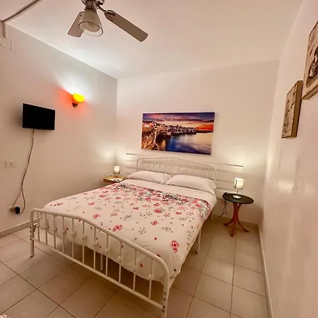 A Casa Di Anna Alojamento de Acomodação e Pequeno-almoço 4*
