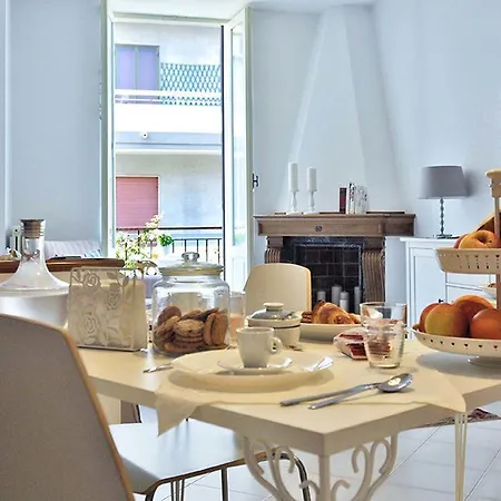 A Casa Di Anna Alojamento de Acomodação e Pequeno-almoço 4*