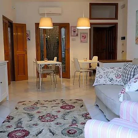 A Casa Di Anna Bed & Breakfast 4*